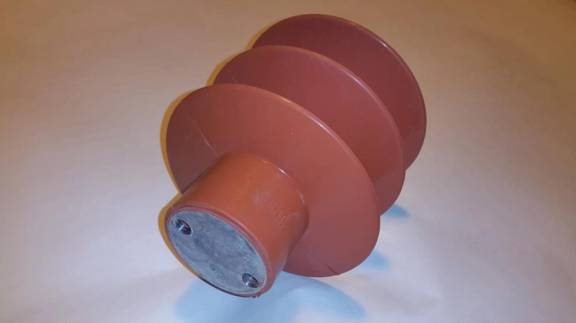 Tahové, podpěrné a staniční izolátory