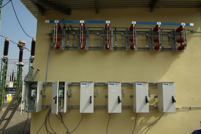 Venkovní a vnitřní, ruční a elektromotorové pohony