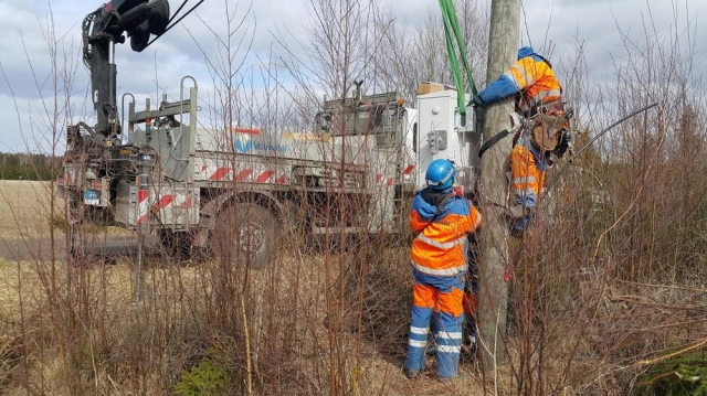 Venkovní a vnitřní, ruční a elektromotorové pohony