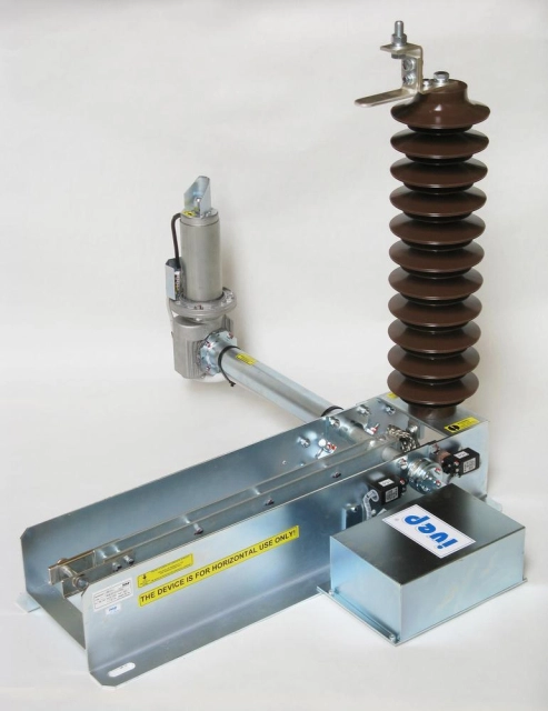 Indoor disconnectors, loadbreak and earthing switches