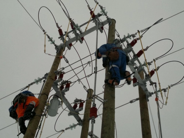 Venkovní odpínače, úsečníky a odpojovače