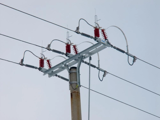 Venkovní odpínače, úsečníky a odpojovače