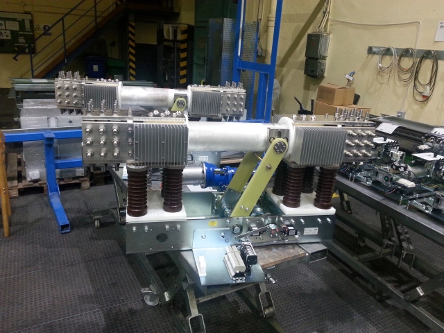 Vnitřní odpojovače, odpínače, zkratovače a uzemňovače