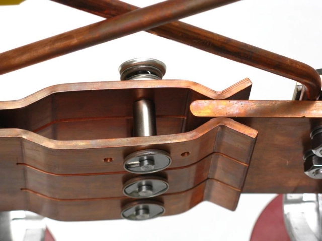 Venkovní, vnitřní trakční odpínače a odpojovače