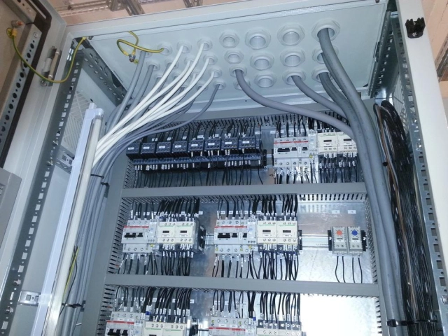 Air insulated LV, MV switchgears, Generator switchgears, Transient cabinets