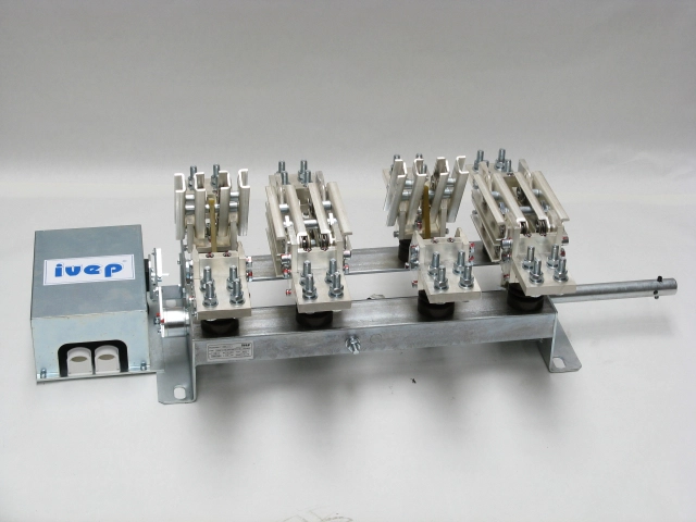 Vnitřní odpojovače, odpínače, zkratovače a uzemňovače