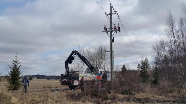 Indoor and outdoor, hand or motor drives