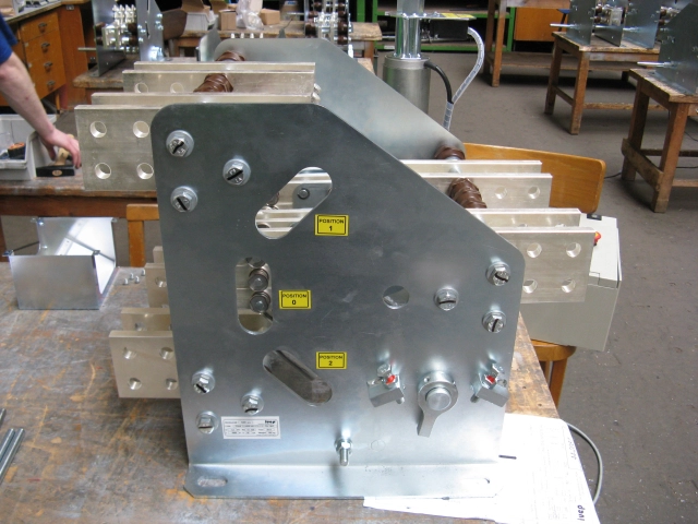 Vnitřní odpojovače, odpínače, zkratovače a uzemňovače