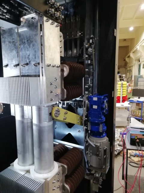 Vnitřní odpojovače, odpínače, zkratovače a uzemňovače