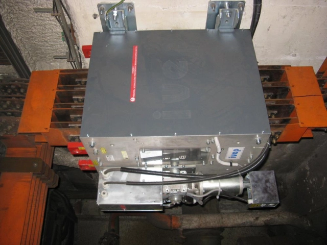 Indoor disconnectors, loadbreak and earthing switches