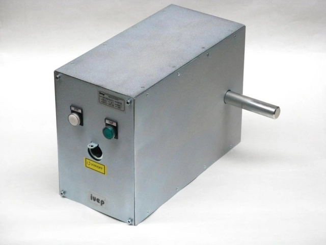 Indoor and outdoor, hand or motor drives