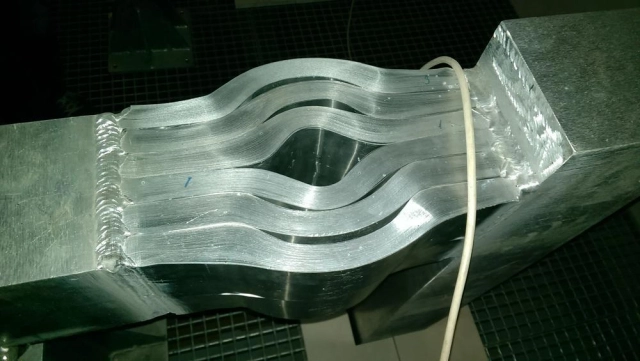 Indoor disconnectors, loadbreak and earthing switches