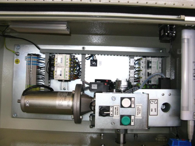 Indoor and outdoor, hand or motor drives