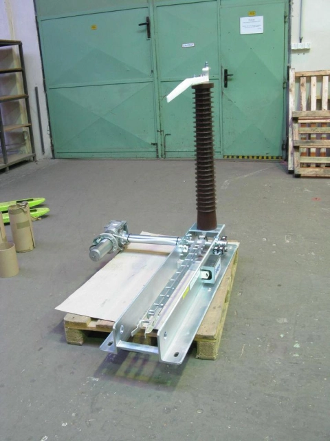 Vnitřní odpojovače, odpínače, zkratovače a uzemňovače