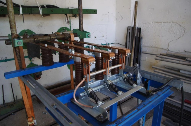 Vnitřní odpojovače, odpínače, zkratovače a uzemňovače