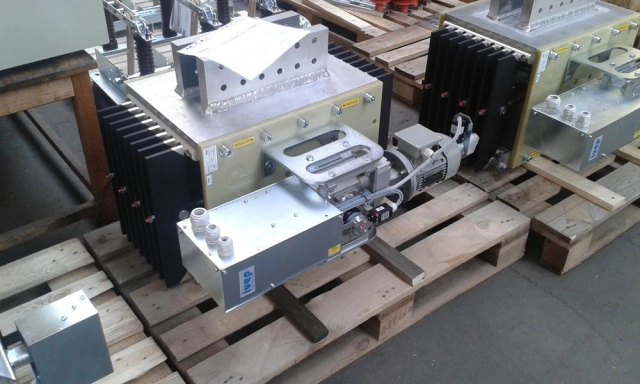 Indoor disconnectors, loadbreak and earthing switches