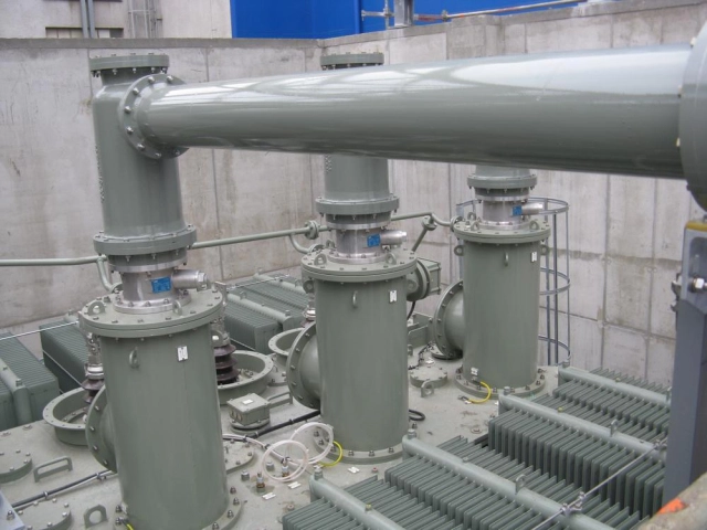 Elektrická zařízení izolovaná plynem SF6, zaústění transformátorů