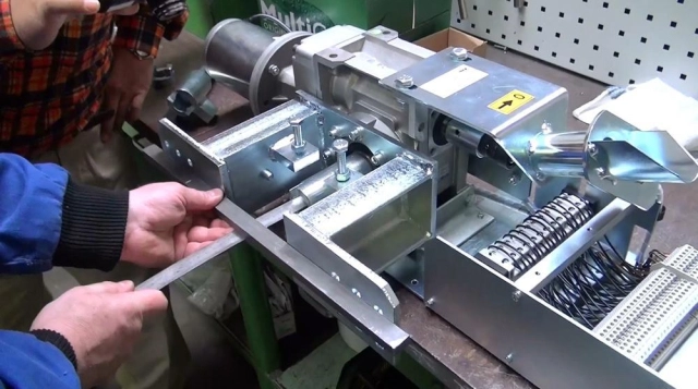 Indoor and outdoor, hand or motor drives