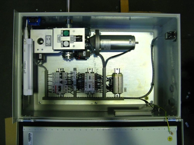 Indoor and outdoor, hand or motor drives