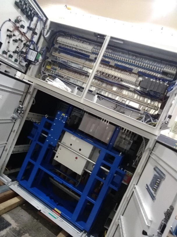 Two-level high-voltage MVSI-CB switchgear for a foundry operation
